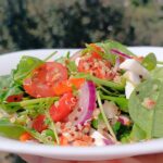 Recept – Bogata spomladanska solata kot odličen uravnotežen obrok